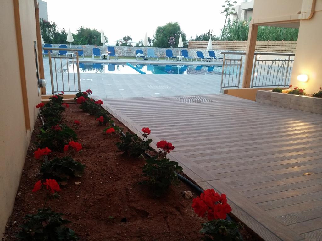 Gerona Mare Apartments Gerani  Extérieur photo