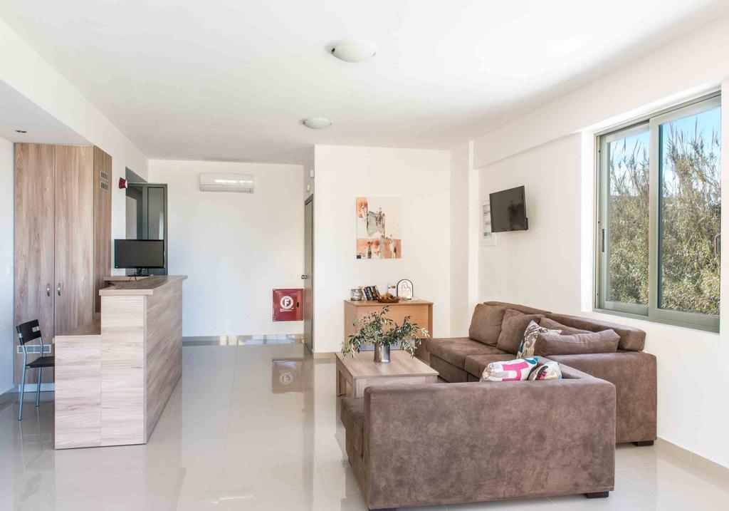 Gerona Mare Apartments Gerani  Extérieur photo