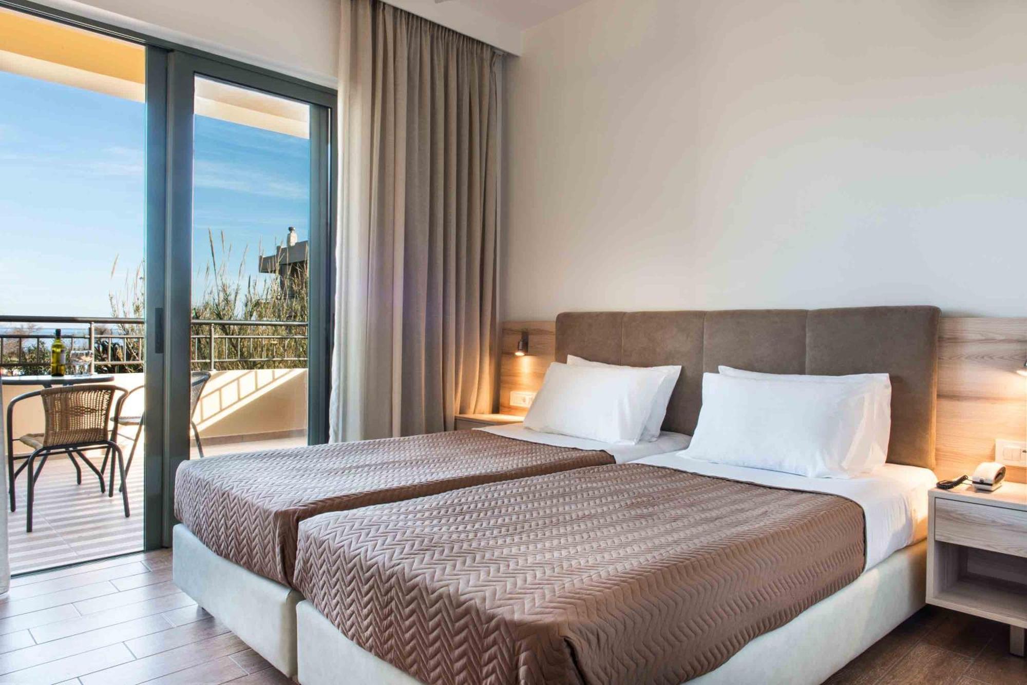 Gerona Mare Apartments Gerani  Extérieur photo