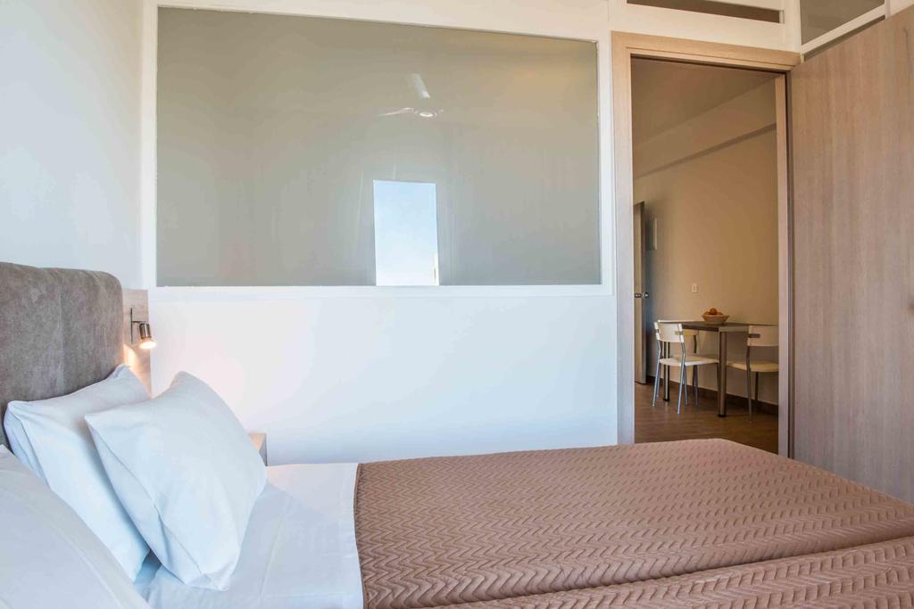 Gerona Mare Apartments Gerani  Extérieur photo